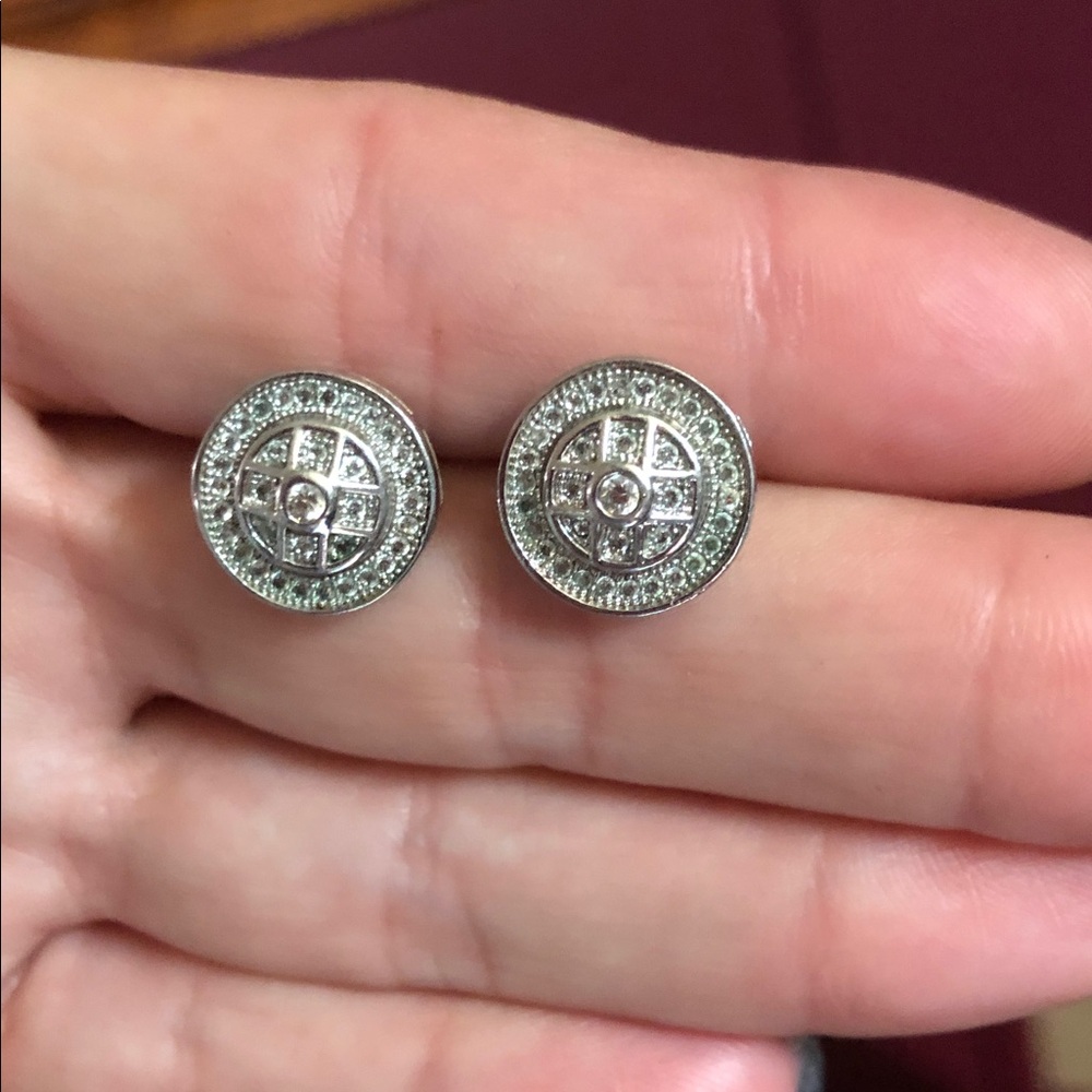 Silver tone Stud Earrings - Picture 3 of 7